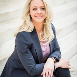 Jennifer L Roskamp