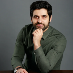 Sinan Sari