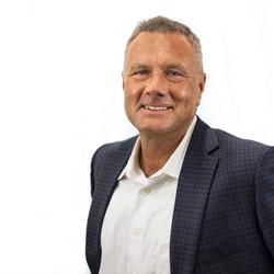 Shawn Bradley Daniels